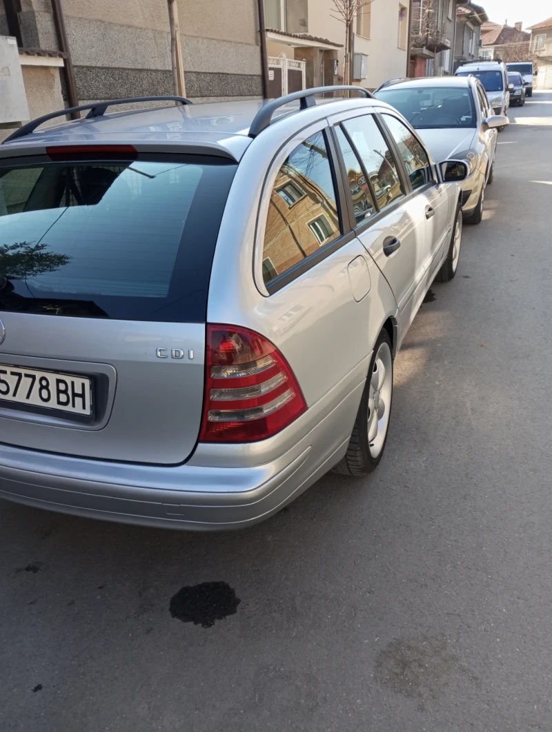 Mercedes-Benz C 220, снимка 2 - Автомобили и джипове - 49162677