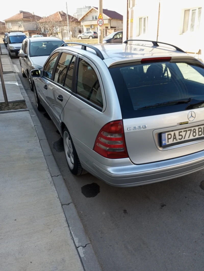 Mercedes-Benz C 220, снимка 3 - Автомобили и джипове - 49162677