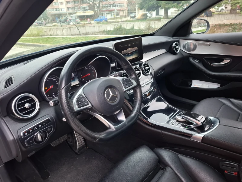 Mercedes-Benz C 250 AMG/Distronic/LED/PANORAMA/360 CAMERA/LEATHER, снимка 10 - Автомобили и джипове - 52170497