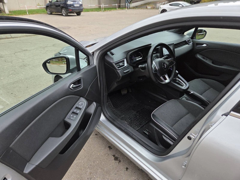 Renault Clio Intens, снимка 8 - Автомобили и джипове - 52330676