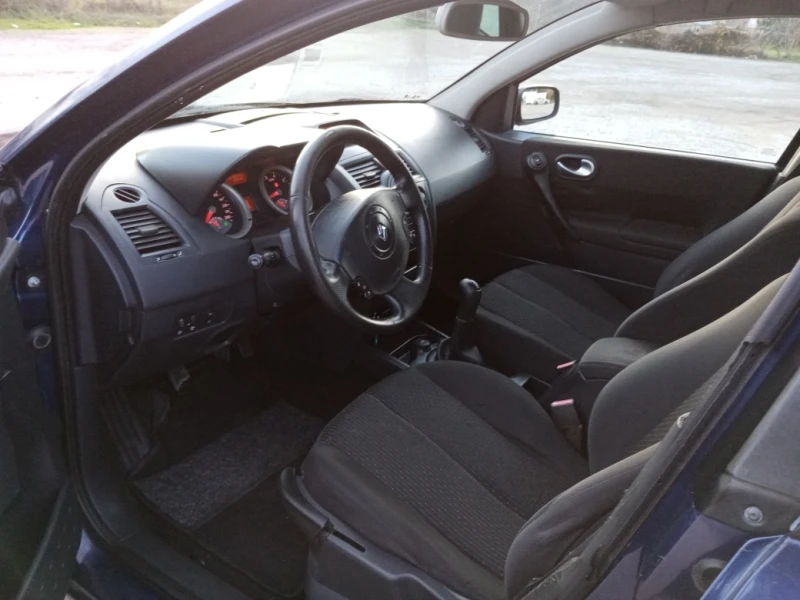 Renault Megane 1.6i KLIMA, снимка 9 - Автомобили и джипове - 52553170