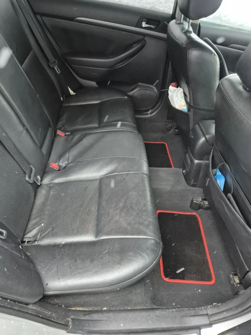 Toyota Avensis, снимка 12 - Автомобили и джипове - 53064921