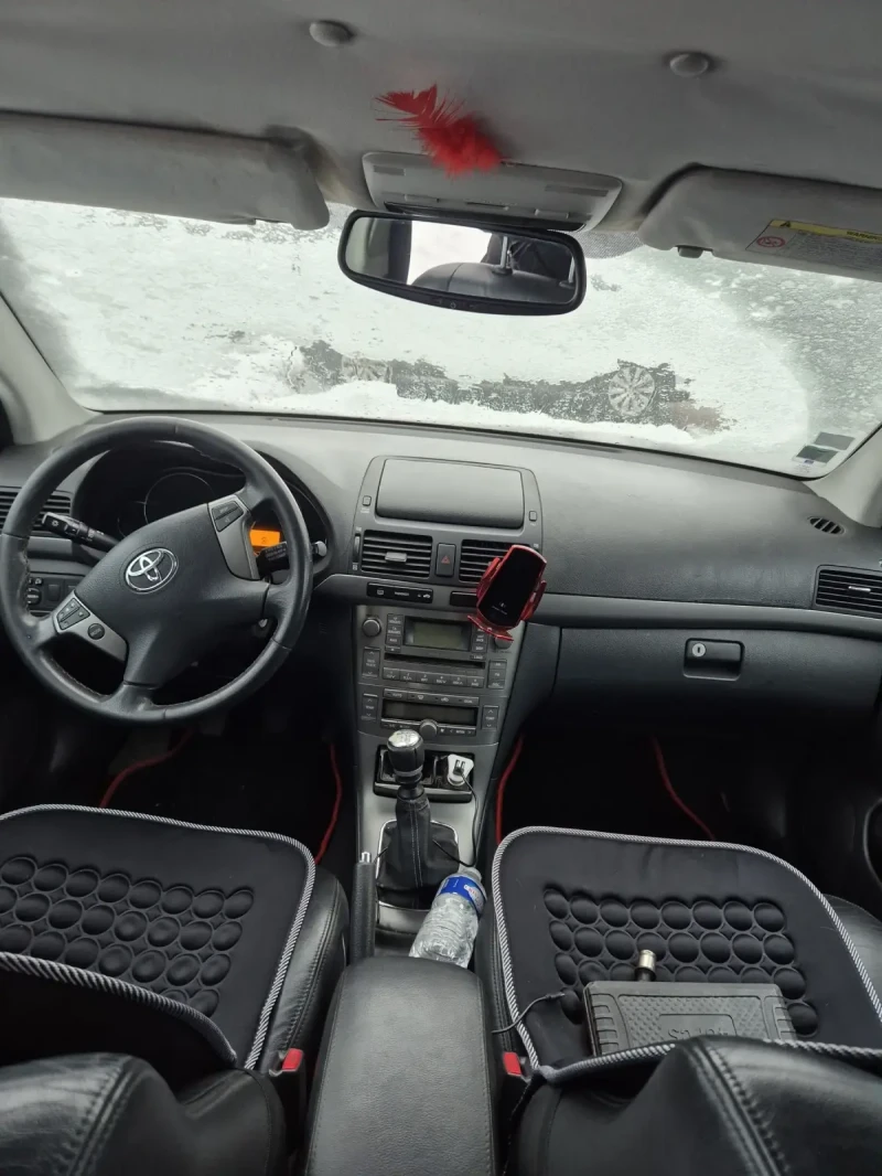 Toyota Avensis, снимка 10 - Автомобили и джипове - 53064921