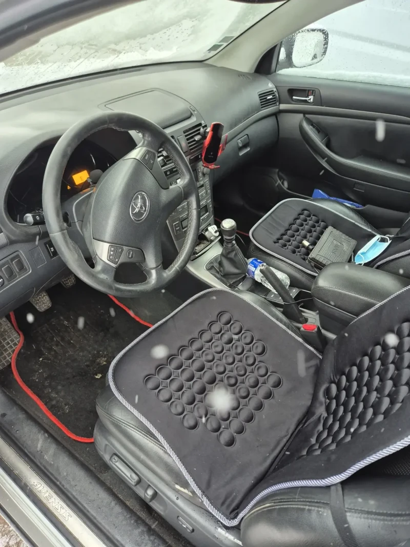 Toyota Avensis, снимка 8 - Автомобили и джипове - 53064921