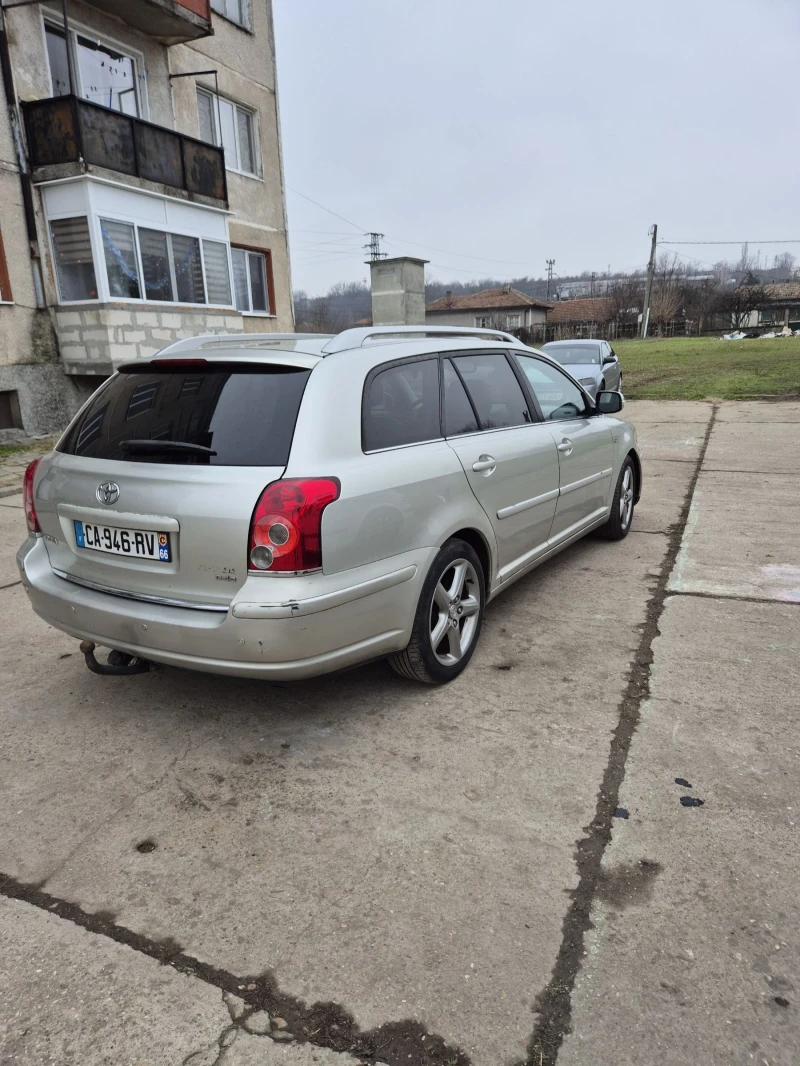 Toyota Avensis, снимка 5 - Автомобили и джипове - 53064921