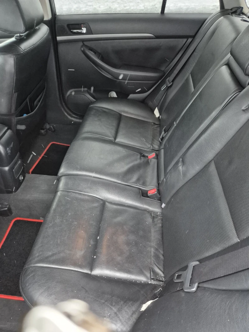 Toyota Avensis, снимка 11 - Автомобили и джипове - 53064921