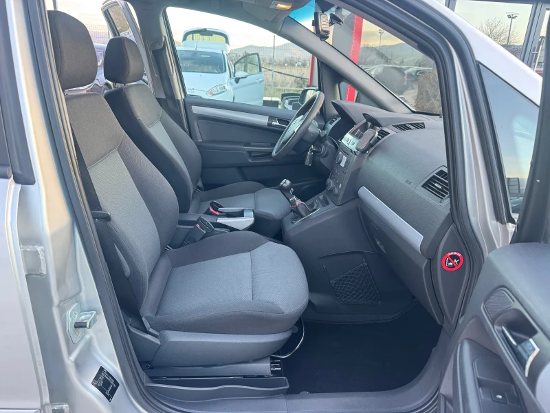 Opel Zafira 1.9CDTI 7-МЕСТА НОВИ ГУМИ, снимка 13 - Автомобили и джипове - 53134419