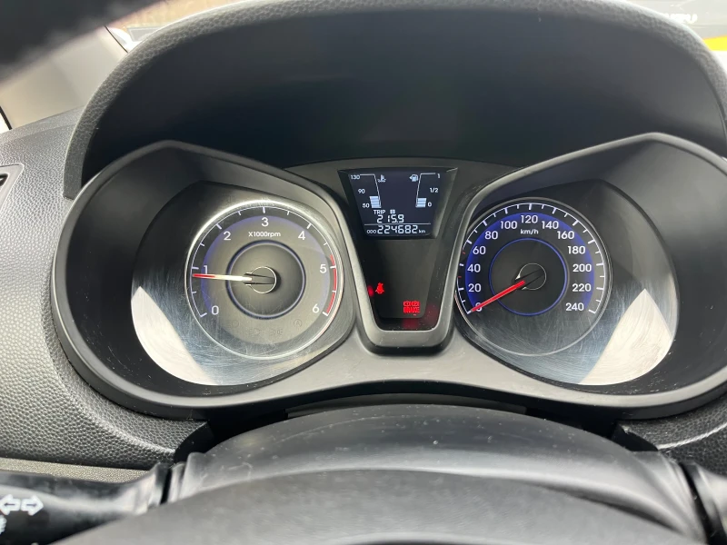 Hyundai Ix20, снимка 9 - Автомобили и джипове - 53212094