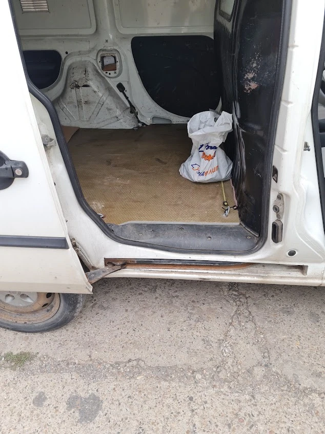 Fiat Doblo 1.9JTD 101ks, снимка 4 - Автомобили и джипове - 48306875