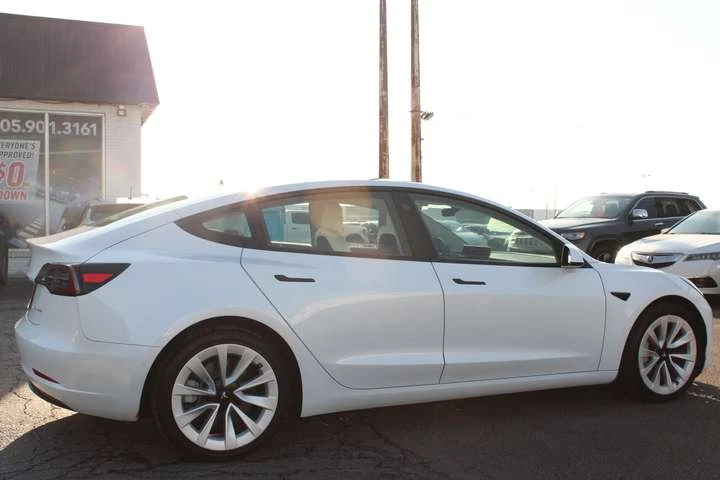 Tesla Model 3 Long Range | Dual Motor | White Interior | One Own, снимка 7 - Автомобили и джипове - 53827537