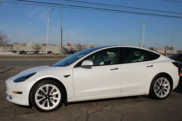 Tesla Model 3 Long Range | Dual Motor | White Interior | One Own, снимка 3 - Автомобили и джипове - 53827537