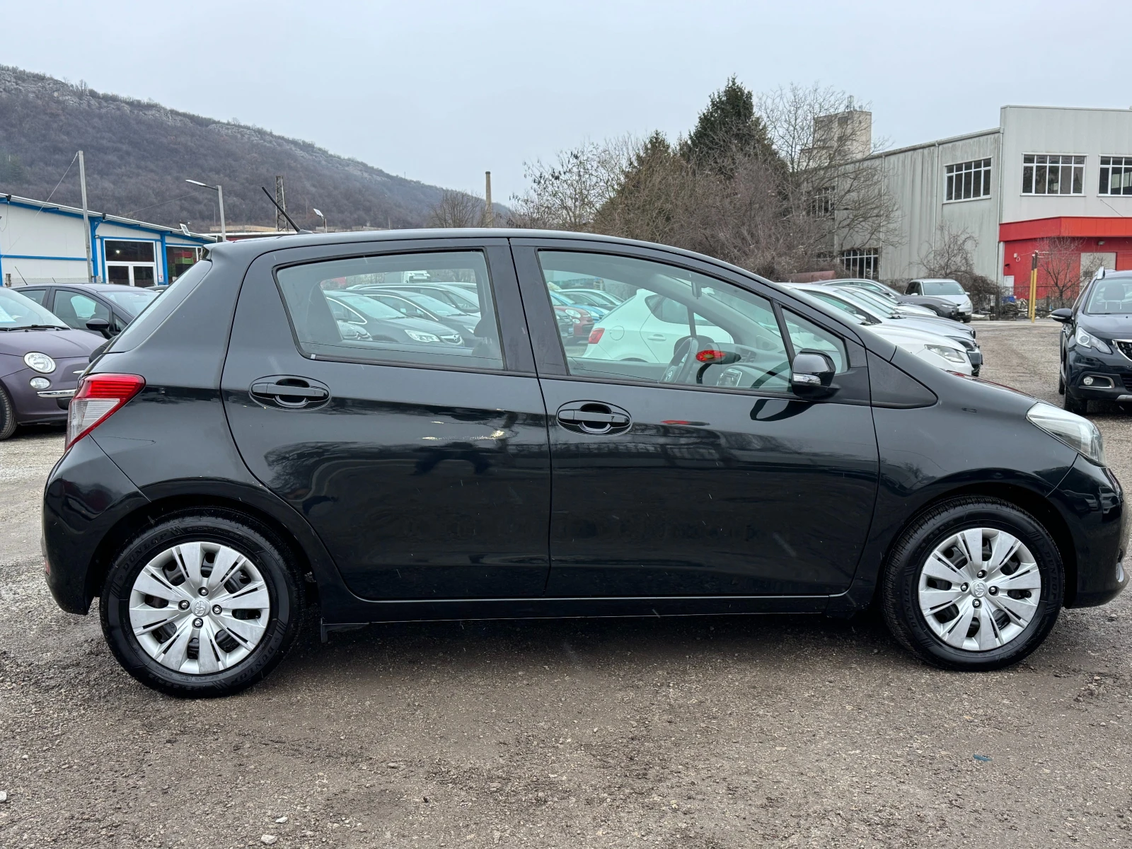 Toyota Yaris 1.0i-69к.с-CAMERA-115000KM - изображение 8