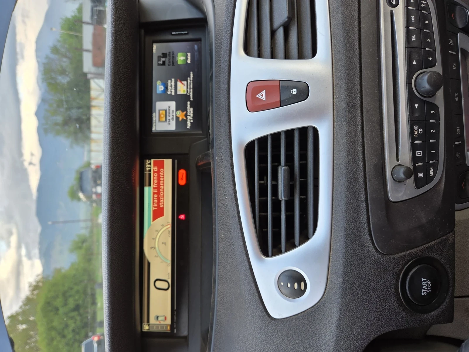 Renault Scenic 1.4 - изображение 9
