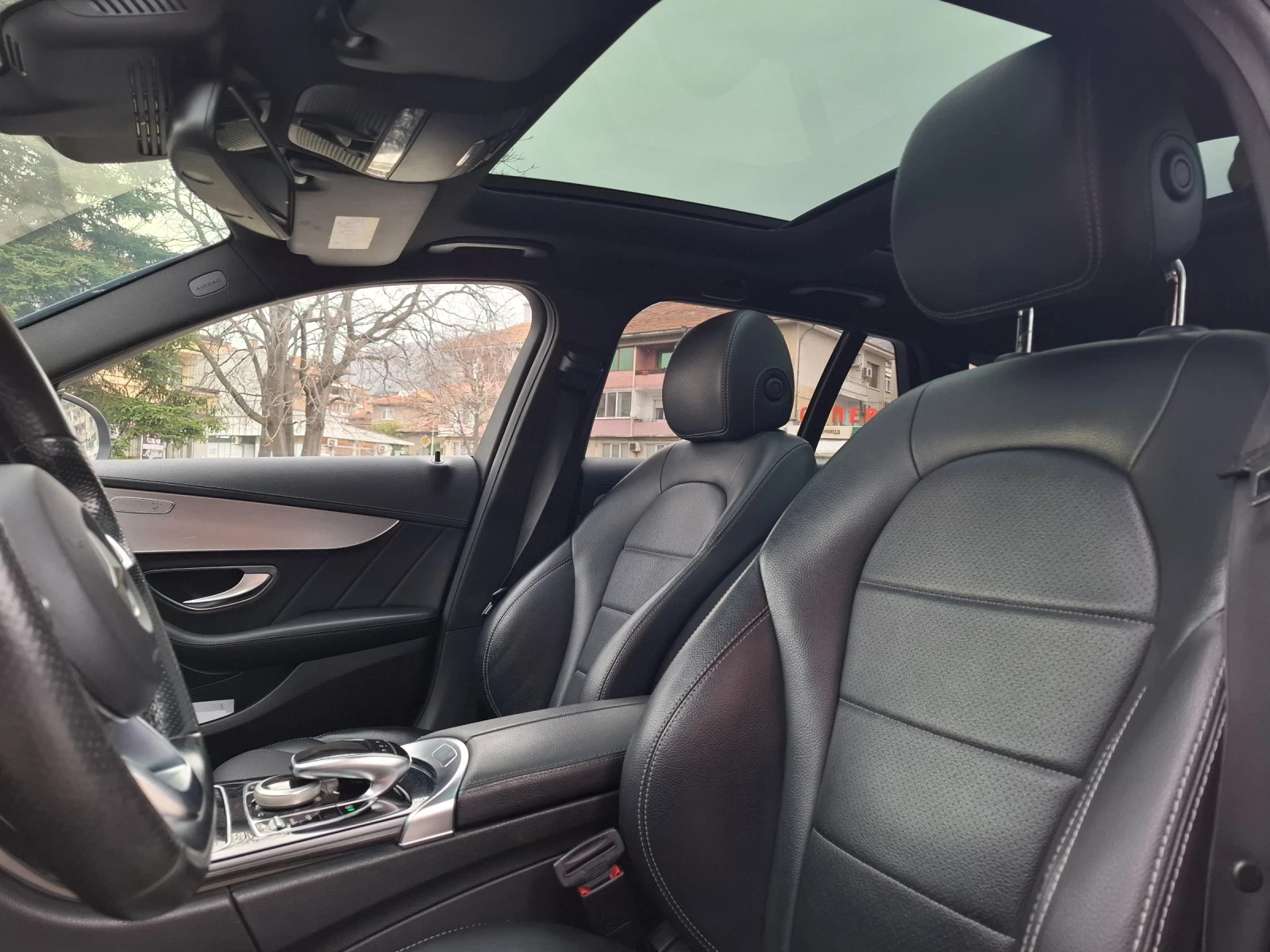 Mercedes-Benz C 250 AMG/Distronic/LED/PANORAMA/360 CAMERA/LEATHER - изображение 9