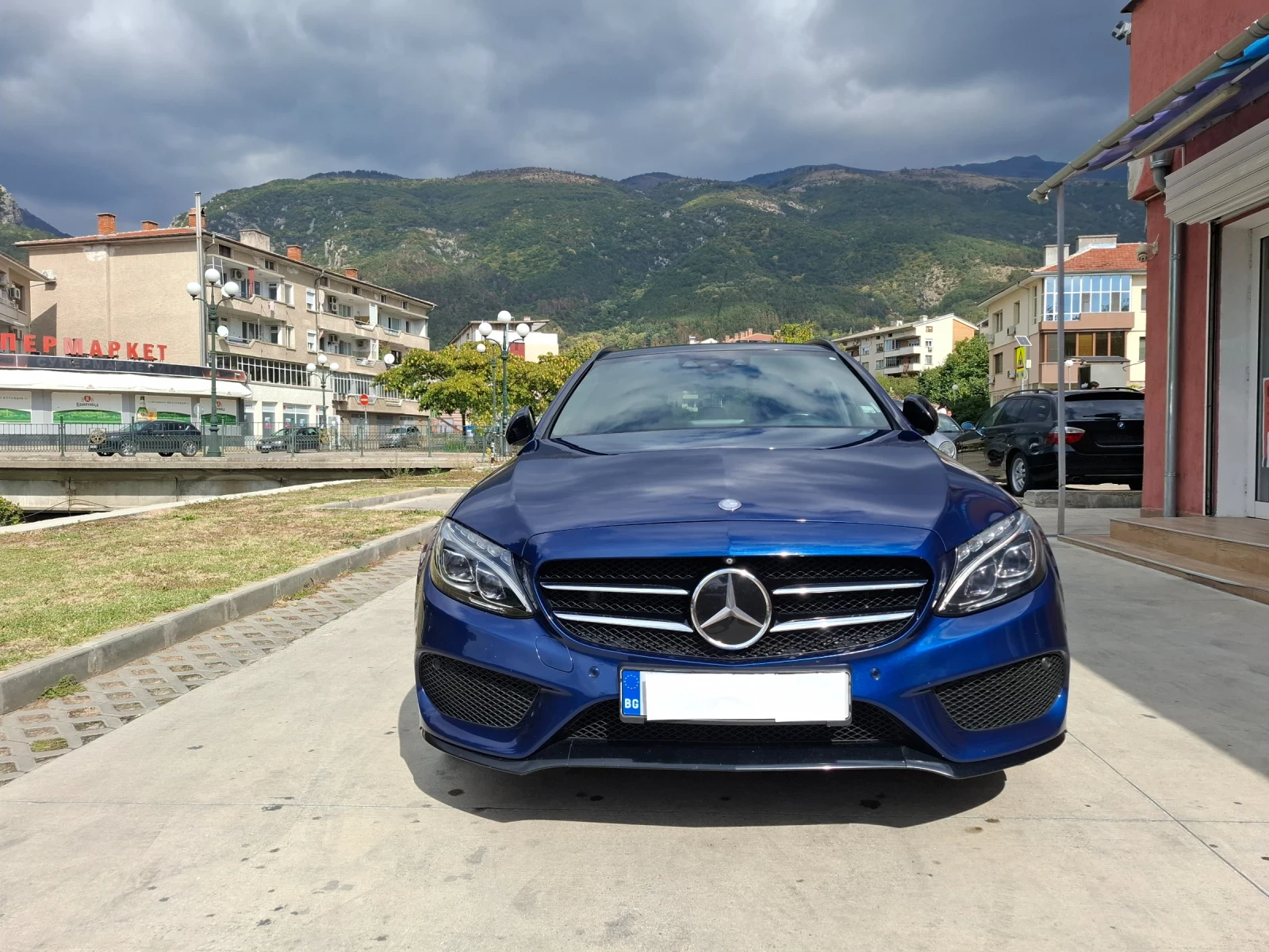 Mercedes-Benz C 250 AMG/Distronic/LED/PANORAMA/360 CAMERA/LEATHER - изображение 2