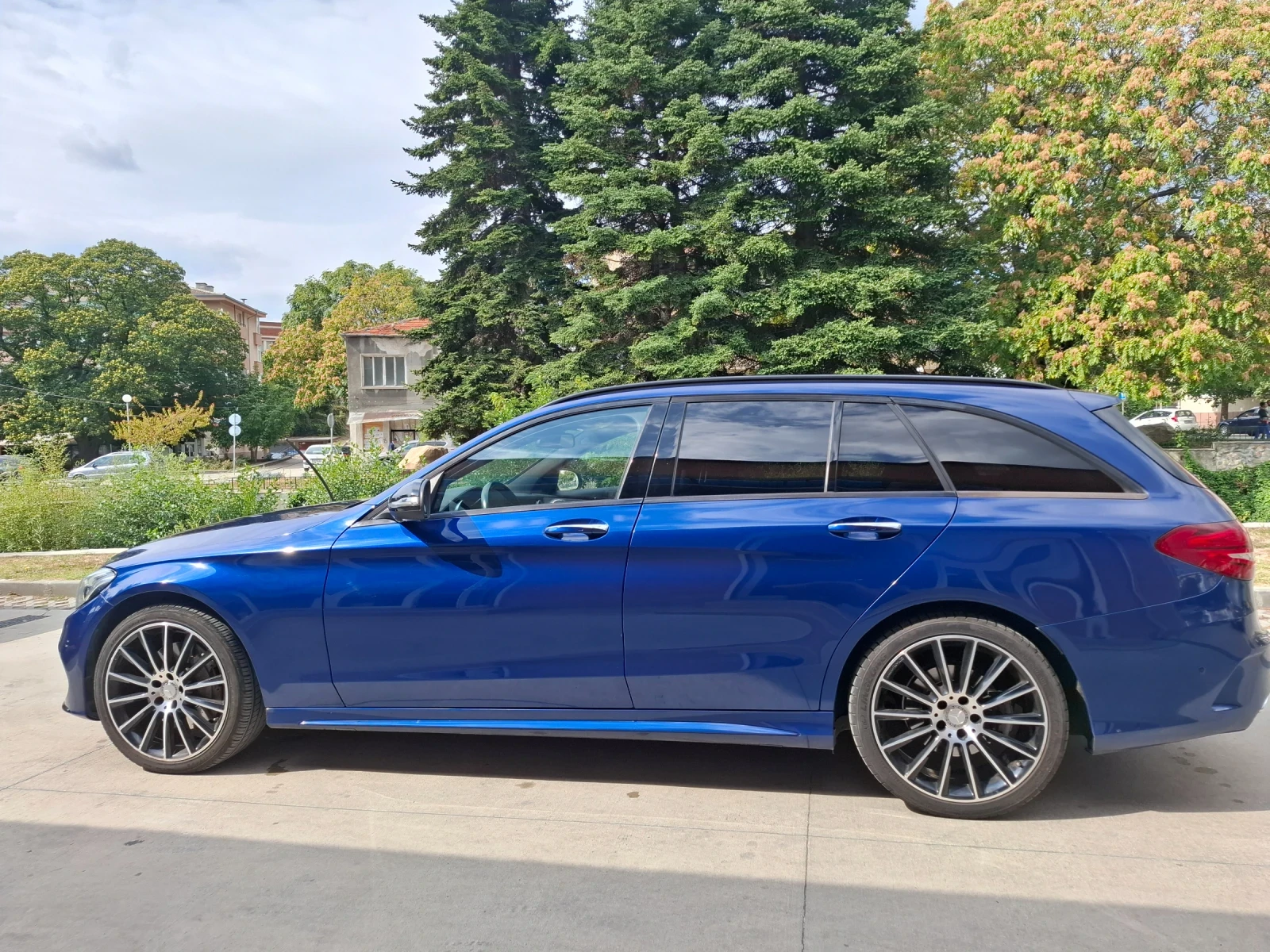 Mercedes-Benz C 250 AMG/Distronic/LED/PANORAMA/360 CAMERA/LEATHER - изображение 6