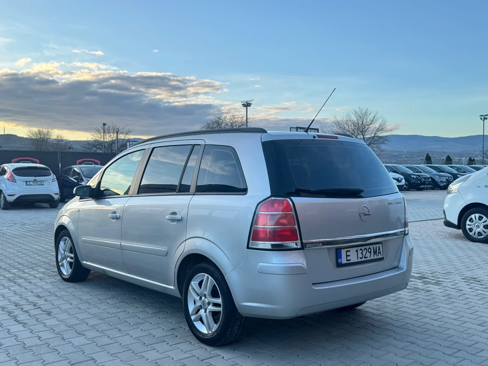 Opel Zafira 1.9CDTI 7-МЕСТА НОВИ ГУМИ - изображение 3