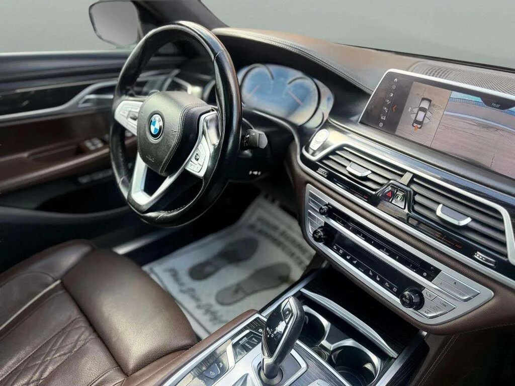 BMW 750 xDrive* AвтоКредит* (ЦЕНА ДО БГ), снимка 9 - Автомобили и джипове - 53862085
