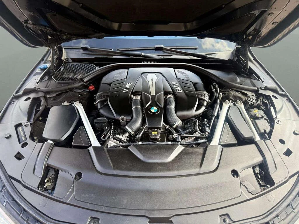 BMW 750 xDrive* AвтоКредит* (ЦЕНА ДО БГ), снимка 17 - Автомобили и джипове - 53862085