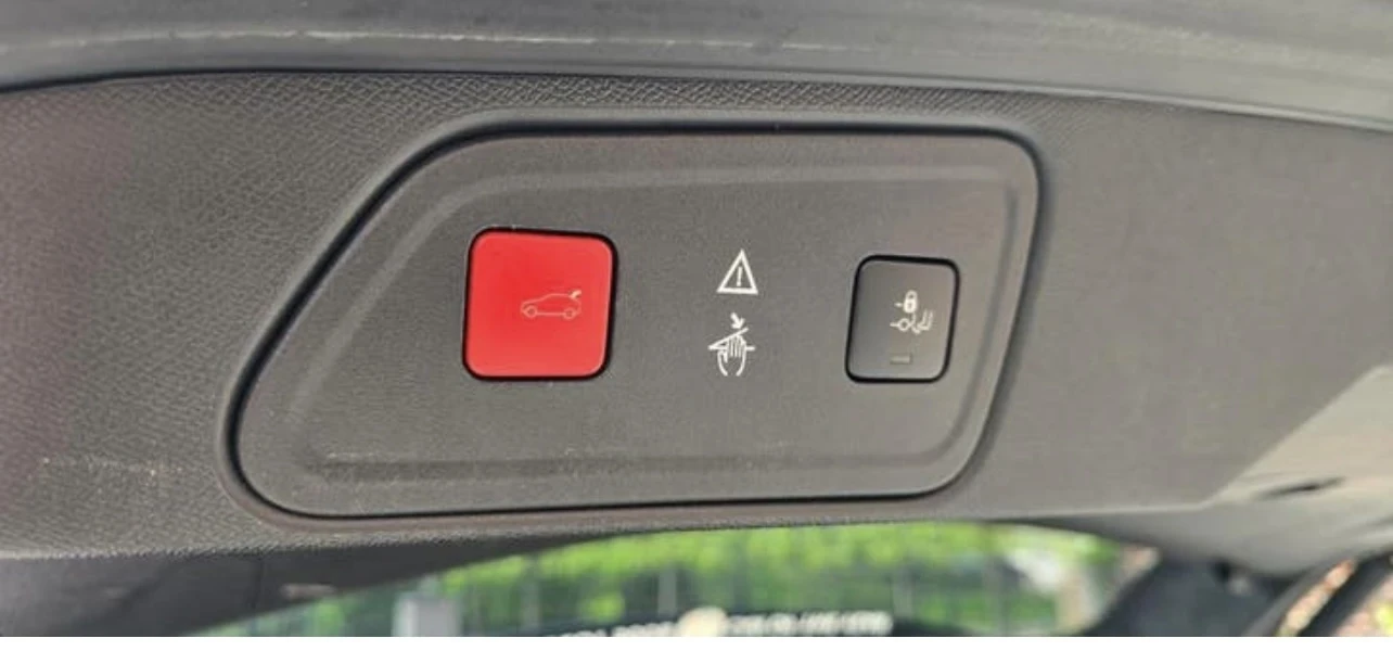 Peugeot 3008 Full Options, снимка 12 - Автомобили и джипове - 54320594