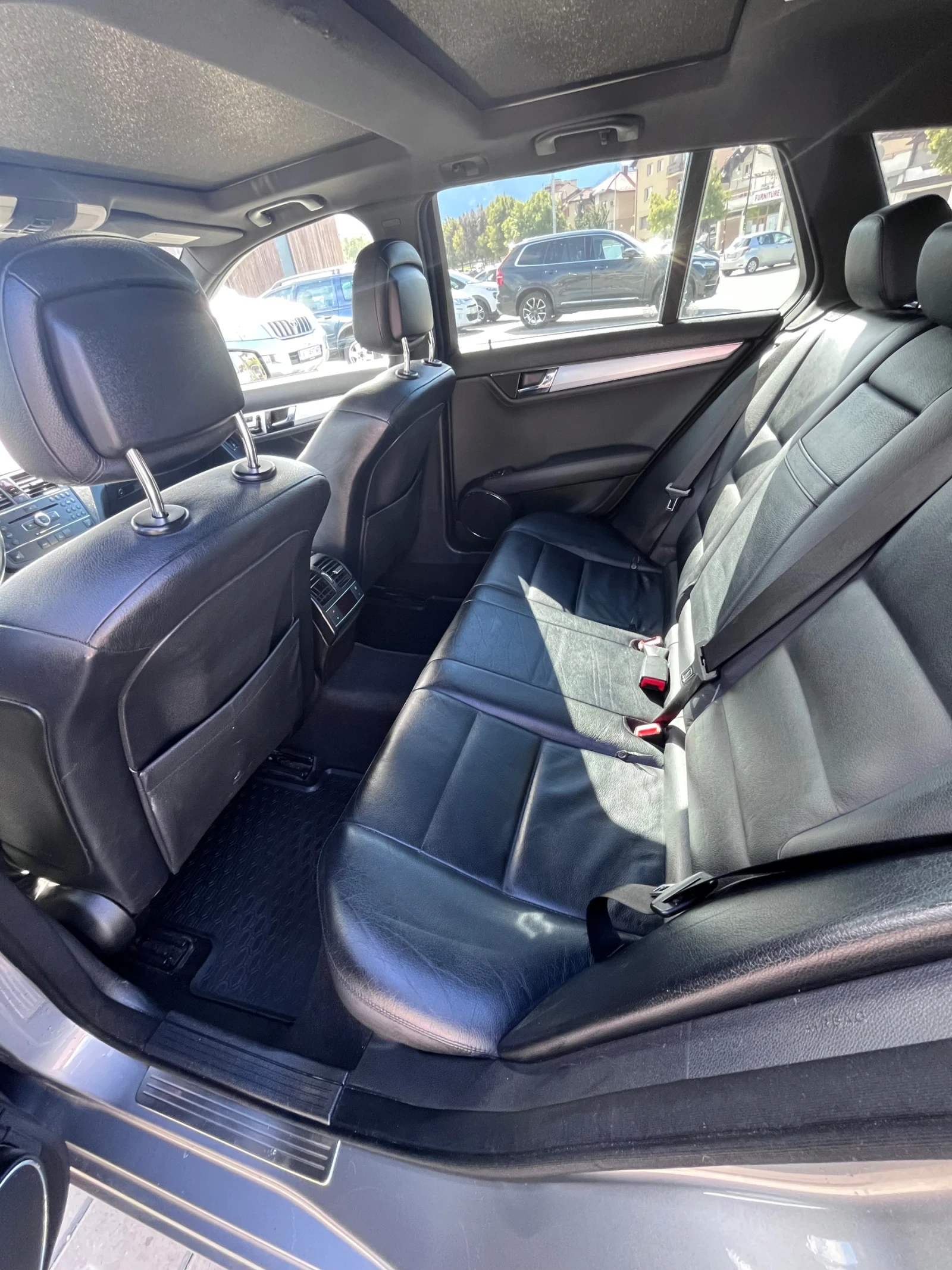 Mercedes-Benz C 220, снимка 6 - Автомобили и джипове - 54323679