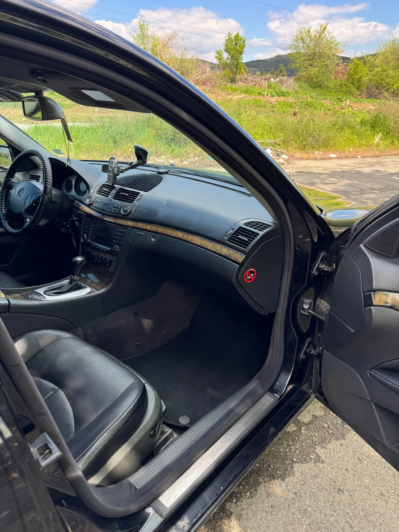 Mercedes-Benz E 270, снимка 11 - Автомобили и джипове - 54332530