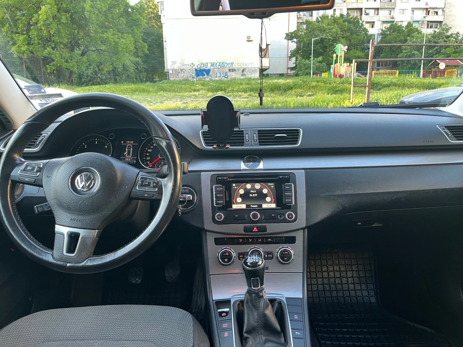 VW Passat 1.6tdi highlain , снимка 12 - Автомобили и джипове - 54703748