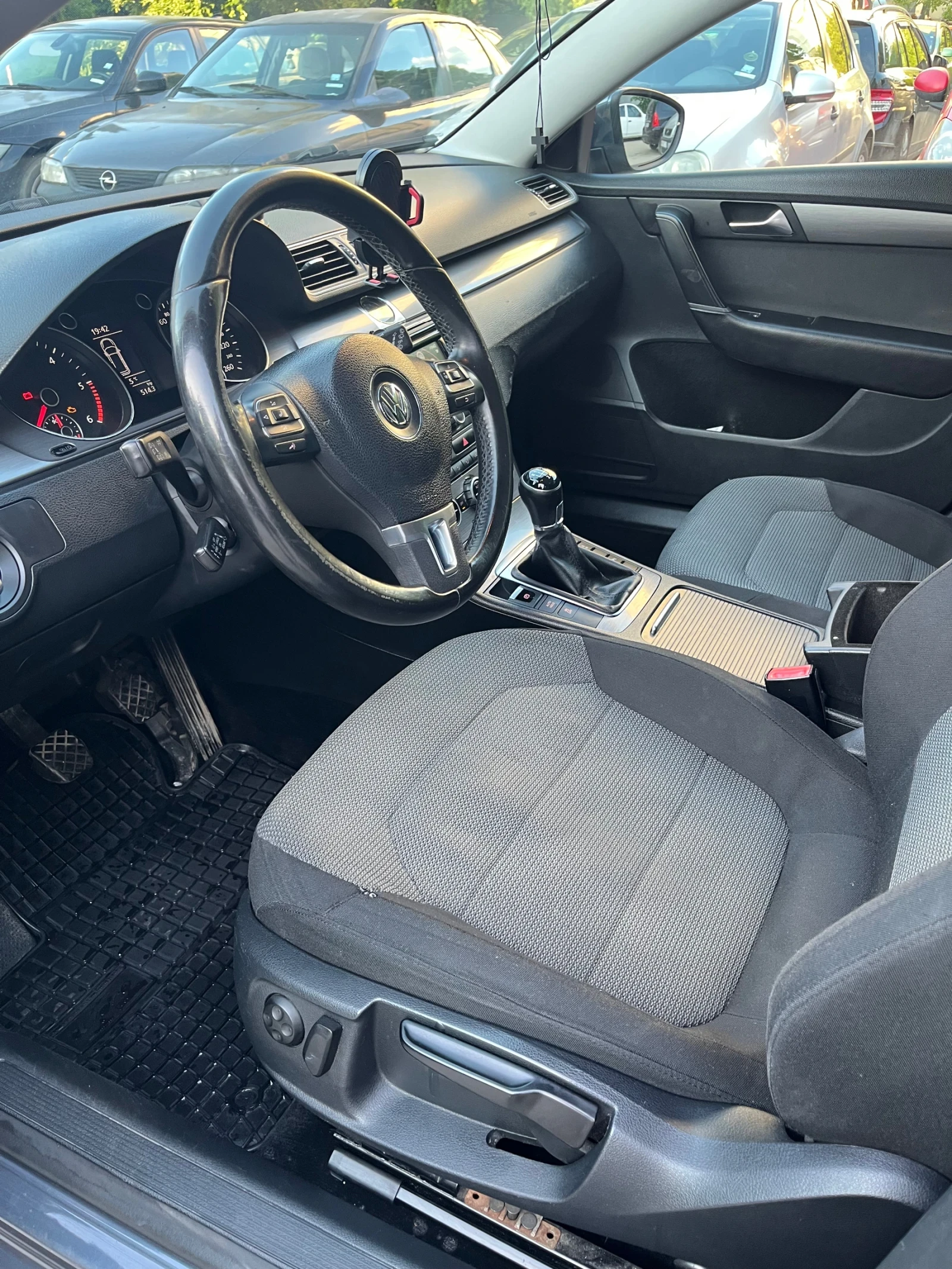 VW Passat 1.6tdi highlain , снимка 9 - Автомобили и джипове - 54703748