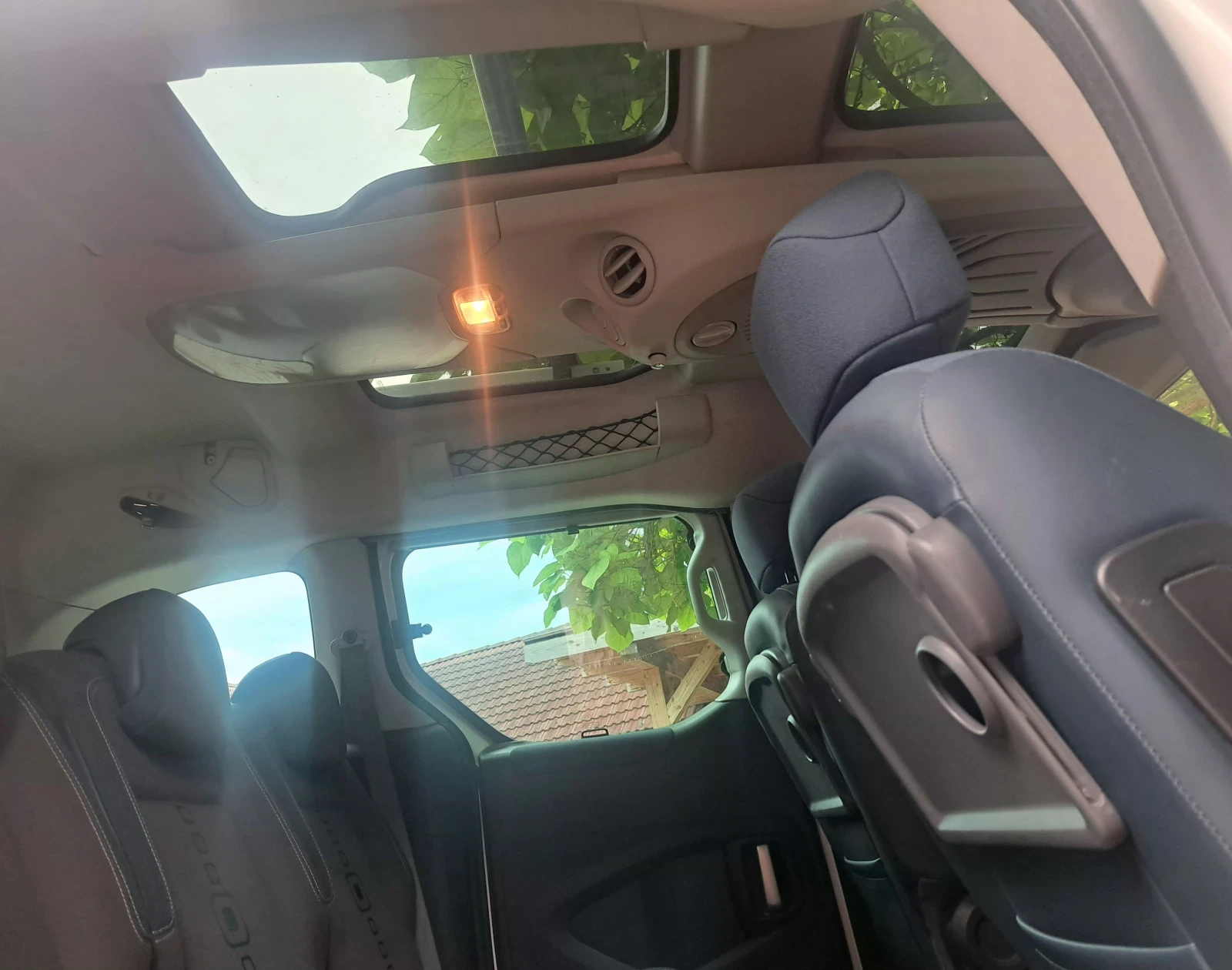 Citroen Berlingo 1.6 HDI , снимка 7 - Автомобили и джипове - 54795531