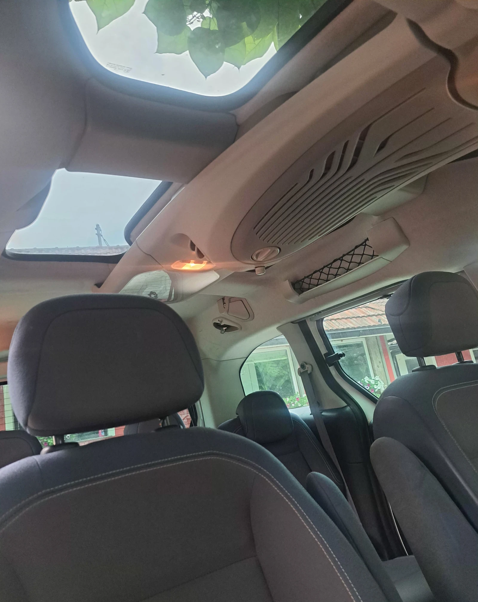 Citroen Berlingo 1.6 HDI , снимка 6 - Автомобили и джипове - 54795531