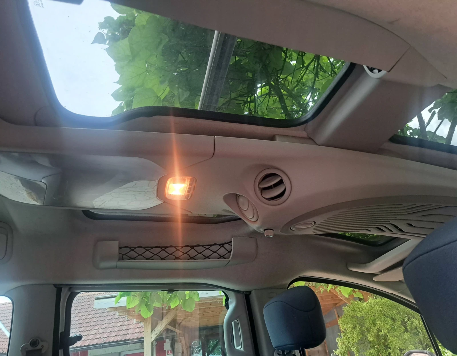 Citroen Berlingo 1.6 HDI , снимка 5 - Автомобили и джипове - 54795531