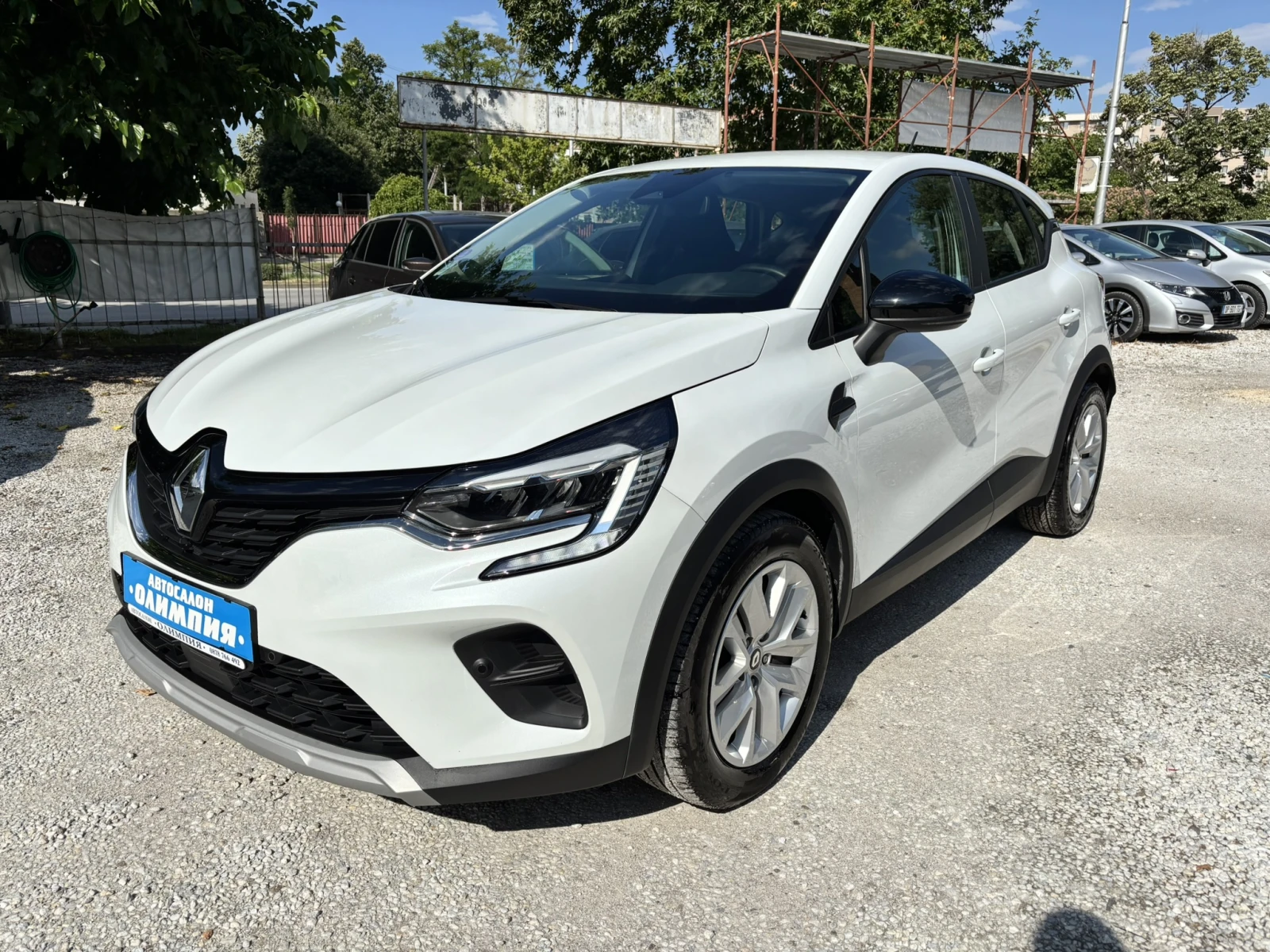 Renault Captur 1.6 - Hybrid, снимка 2 - Автомобили и джипове - 55153467