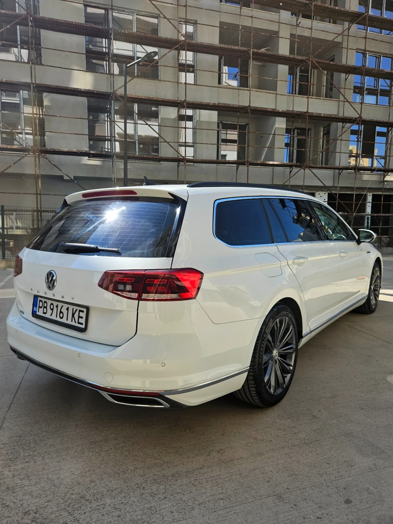 VW Passat TOП ЦЕНА / Face Lift/ Plug in хибрид /, снимка 3 - Автомобили и джипове - 55241478