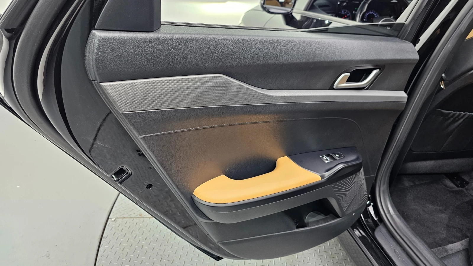 Kia K5 1.6T PRESTIGE | LED | PANO | DISTRONIC | ��������� | Mobile.bg � ����������� 11