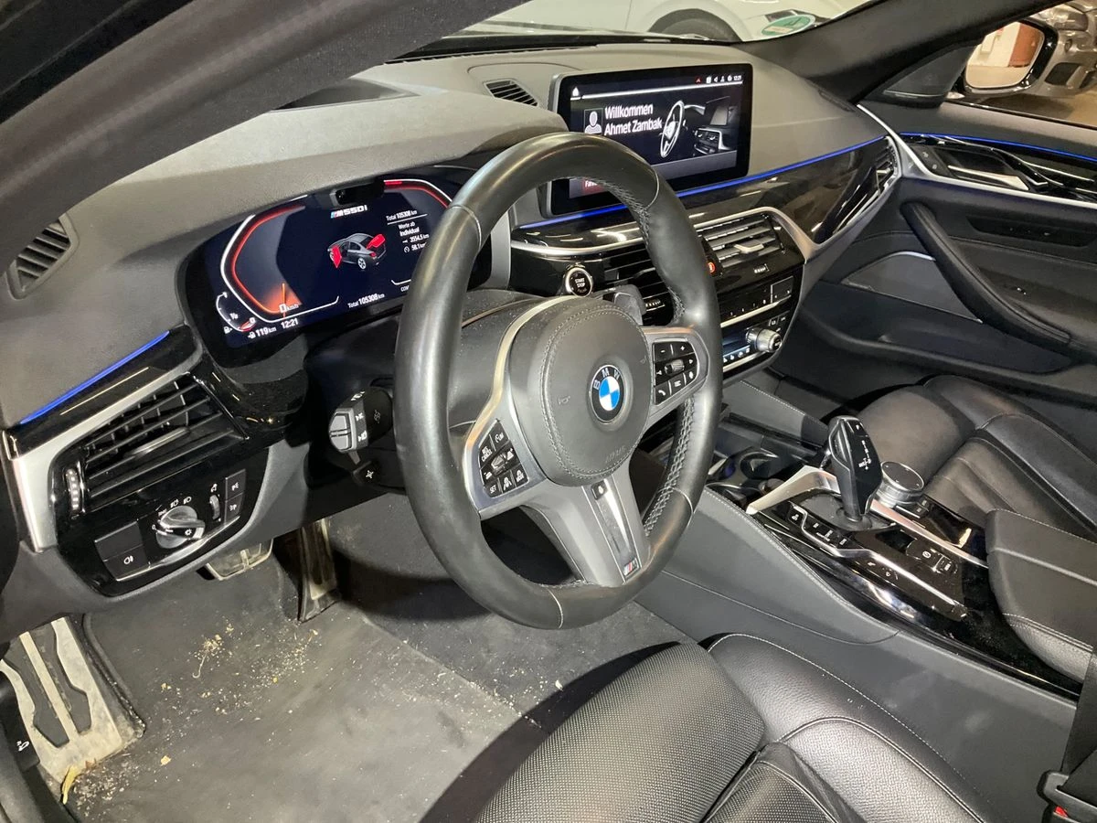 BMW 550 М550i xDrive Сервизна/Laser/360/Head-up/HK, снимка 5 - Автомобили и джипове - 55448972