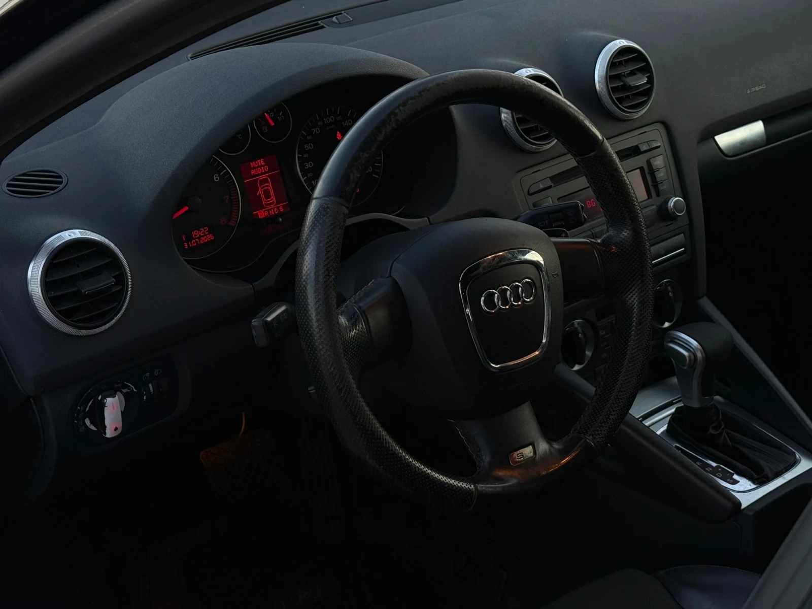 Audi A3 1.8 TURBO, снимка 6 - Автомобили и джипове - 55495297