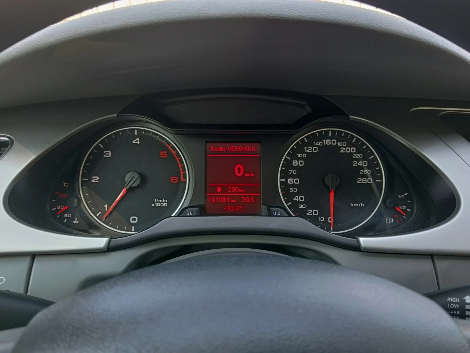Audi A4 2.0TDI 143ps, снимка 13 - Автомобили и джипове - 55563224