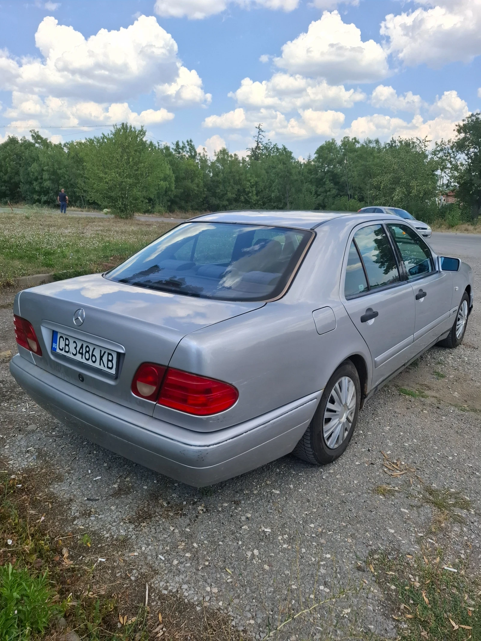 Mercedes-Benz E 240 V6, снимка 4 - Автомобили и джипове - 55574371