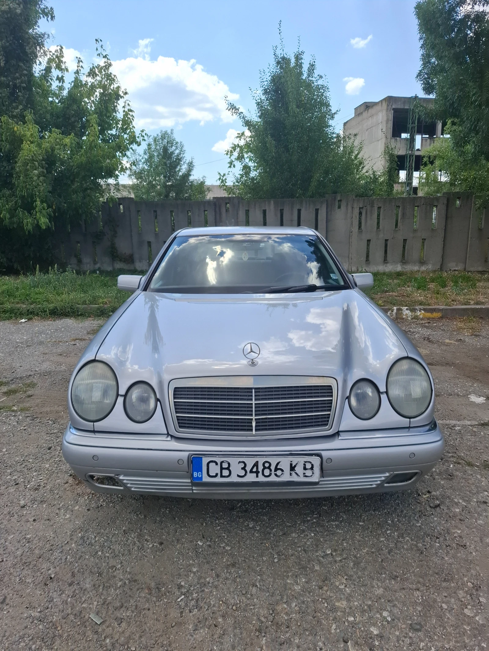 Mercedes-Benz E 240 V6, снимка 2 - Автомобили и джипове - 55574371