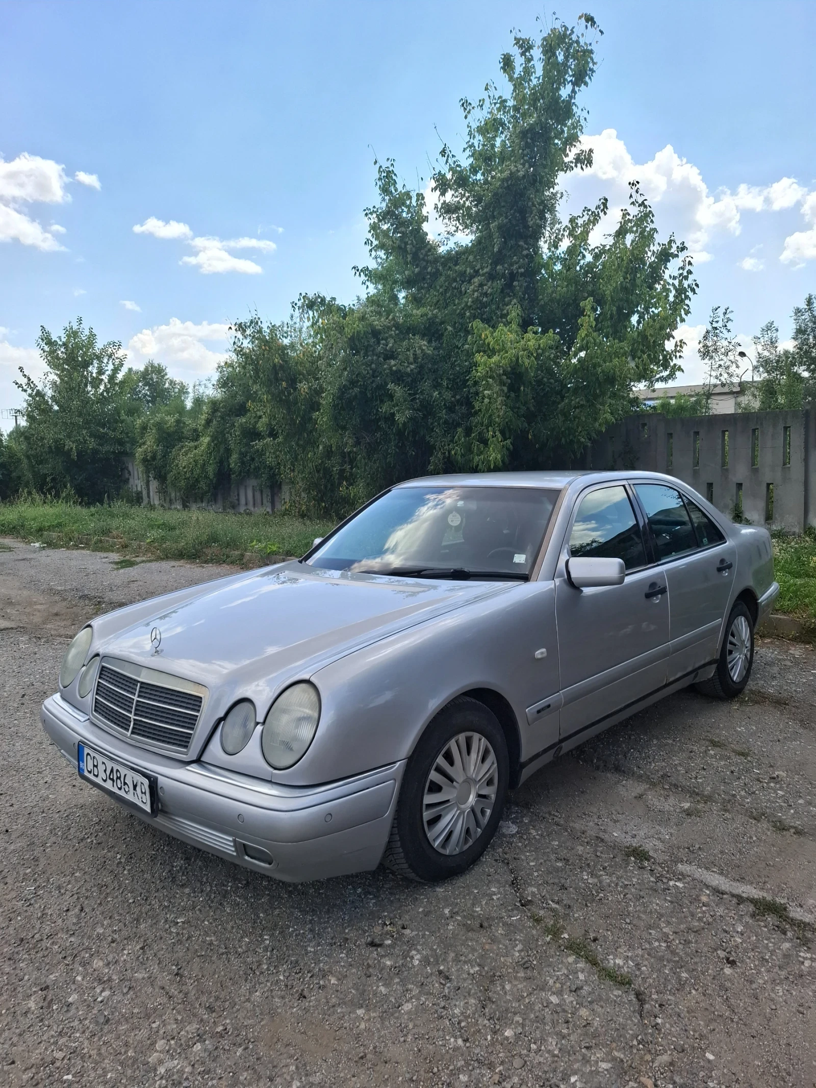 Mercedes-Benz E 240 V6, снимка 7 - Автомобили и джипове - 55574371