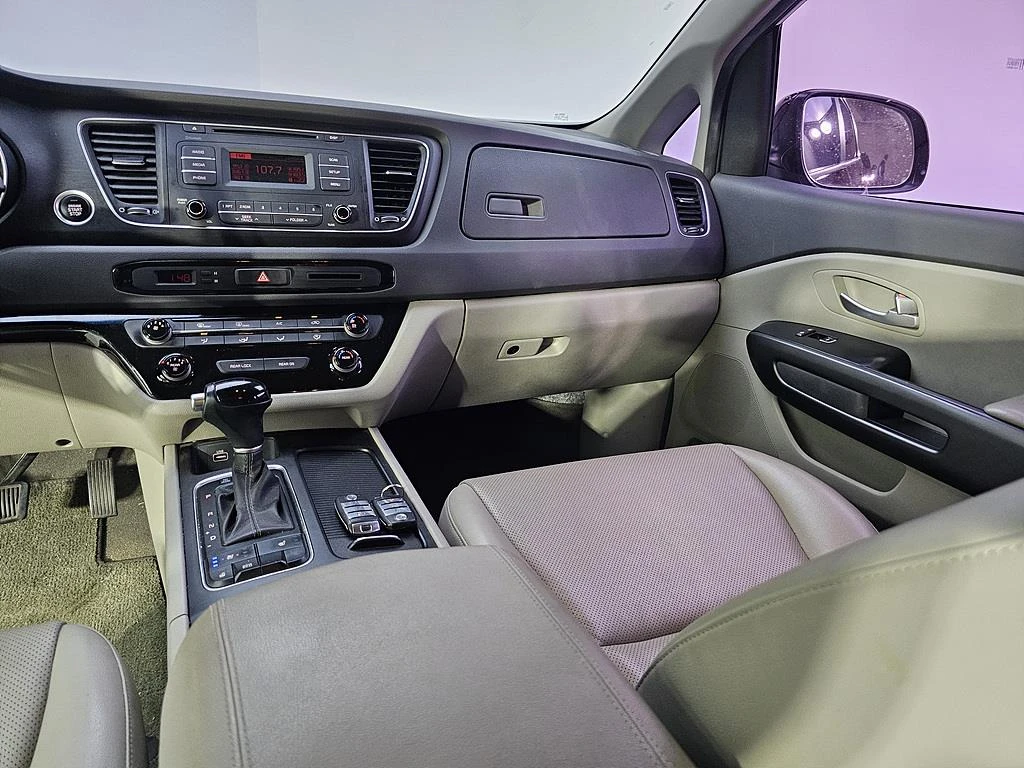 Kia Carnival ПОДГРЕВ ВОЛАН* КРАЙНА ЦЕНА, снимка 10 - Автомобили и джипове - 56024481