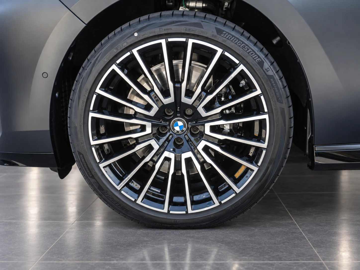 BMW 740 M Sportpaket Pro, снимка 3 - Автомобили и джипове - 56075964
