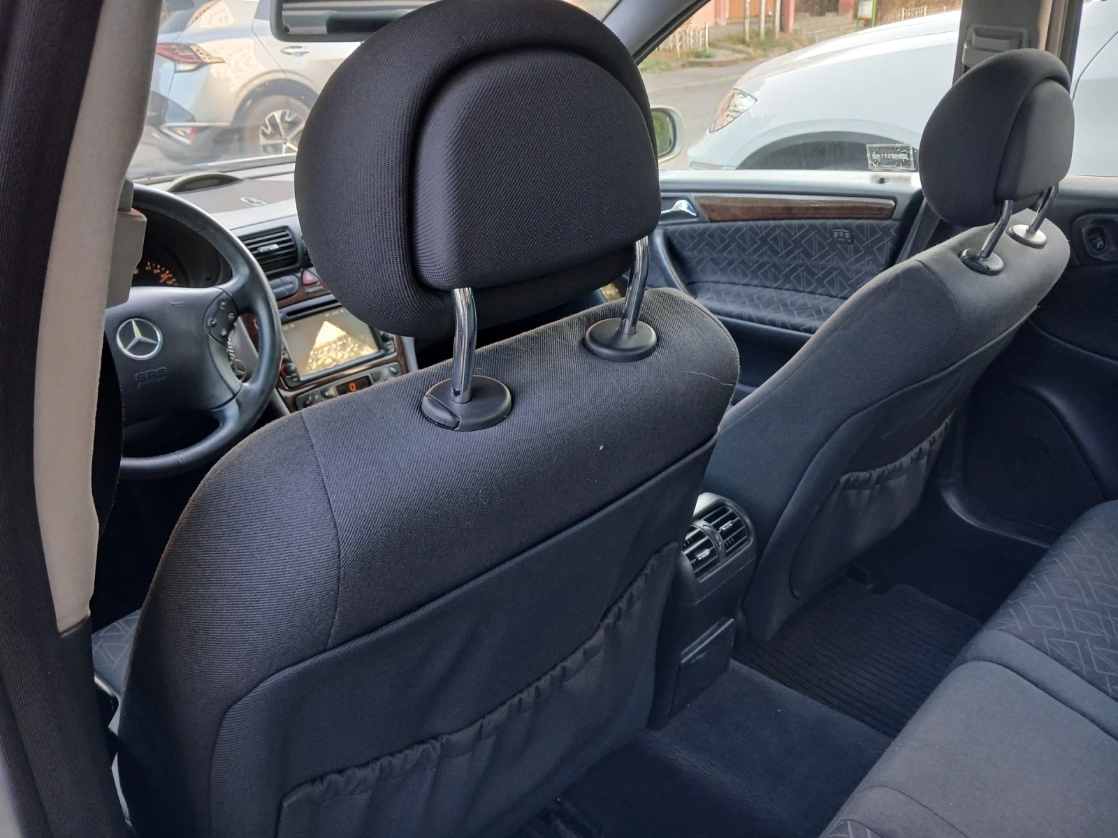 Mercedes-Benz C 220, снимка 12 - Автомобили и джипове - 56139459