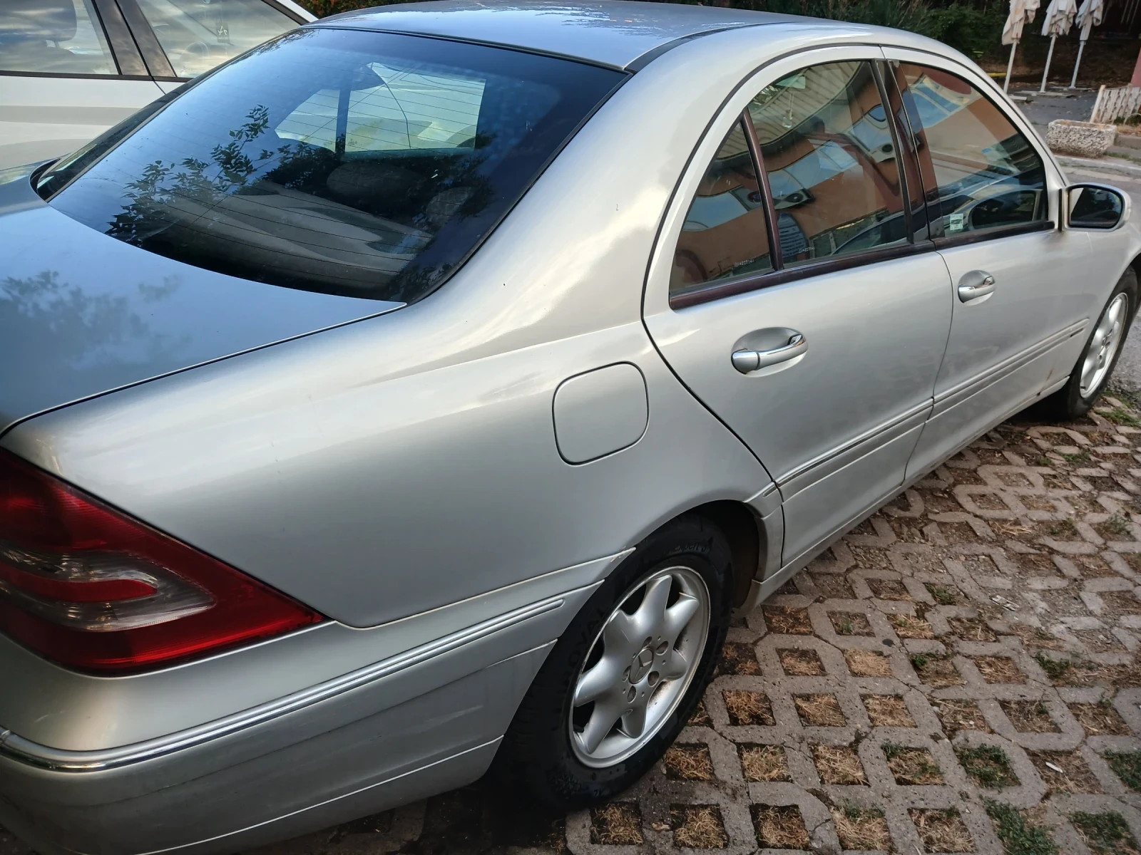 Mercedes-Benz C 220, снимка 6 - Автомобили и джипове - 56139459