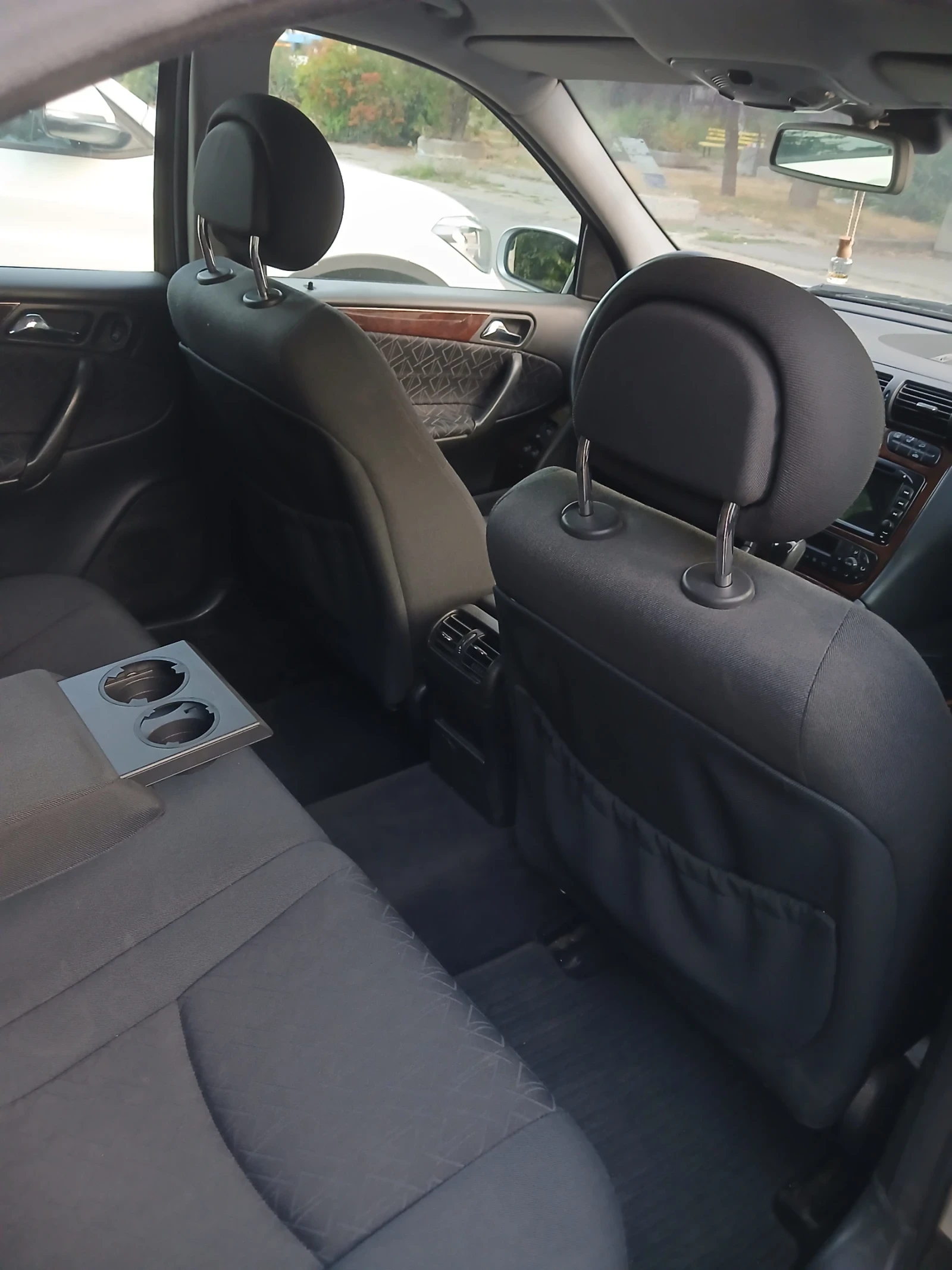 Mercedes-Benz C 220, снимка 11 - Автомобили и джипове - 56139459