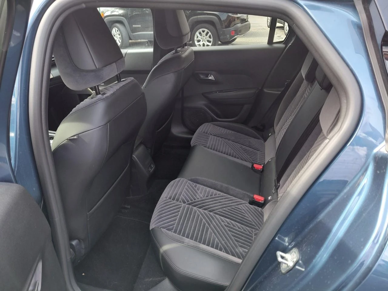 Lancia Ypsilon EV 48 kWh Термопомпа, снимка 7 - Автомобили и джипове - 56164251