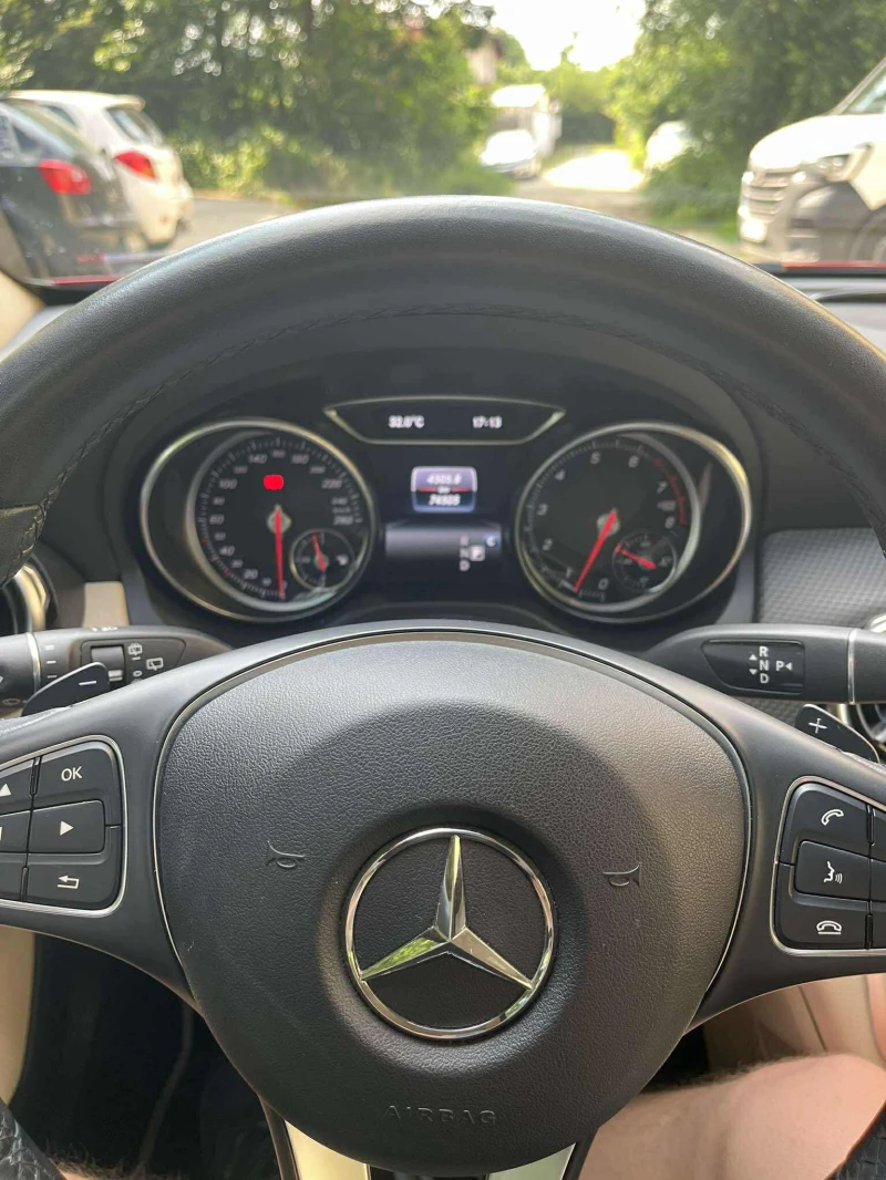 Mercedes-Benz GLA 200, снимка 13 - Автомобили и джипове - 52160955