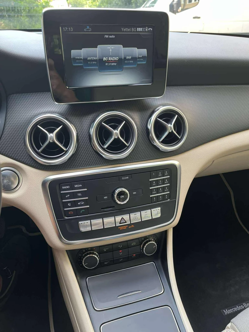 Mercedes-Benz GLA 200, снимка 14 - Автомобили и джипове - 52160955