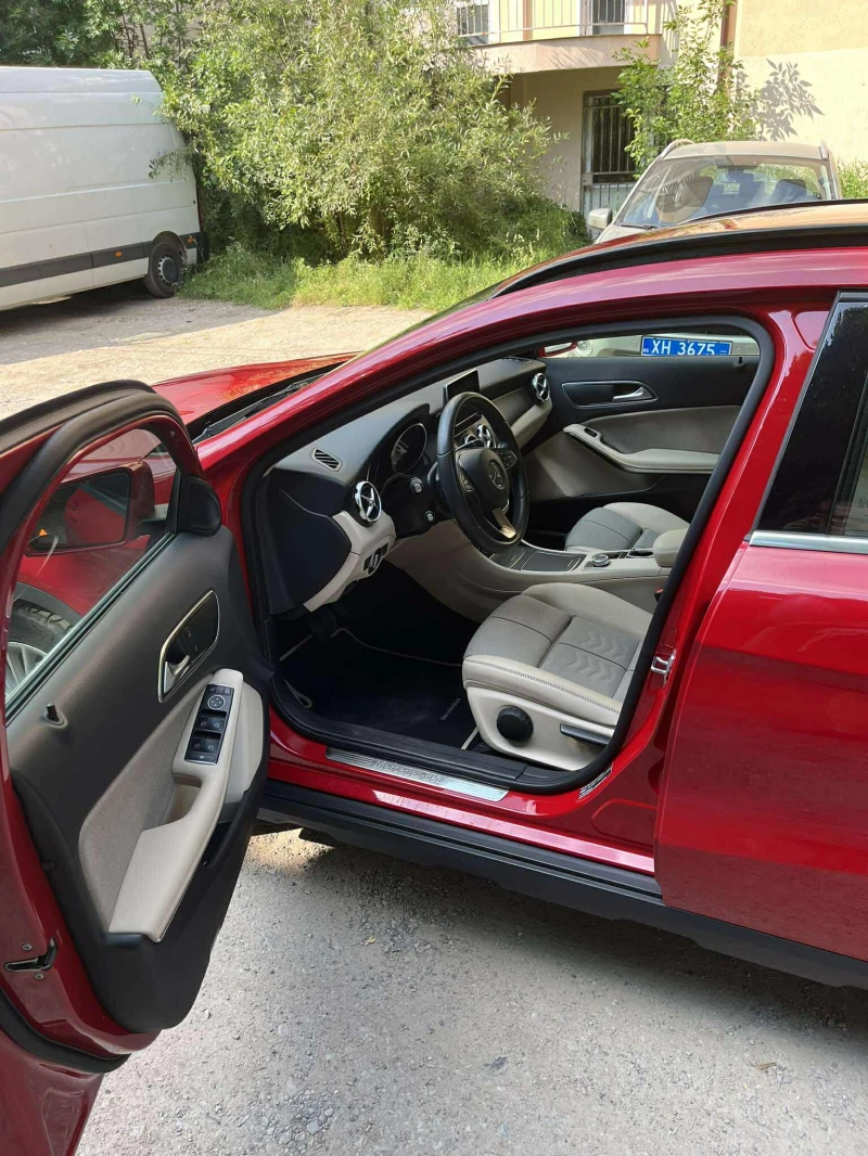 Mercedes-Benz GLA 200, снимка 10 - Автомобили и джипове - 52160955