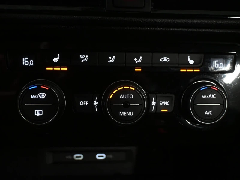 VW Taos Comfortline* АвтоКредит* (ЦЕНА ДО БГ), снимка 12 - Автомобили и джипове - 53302288